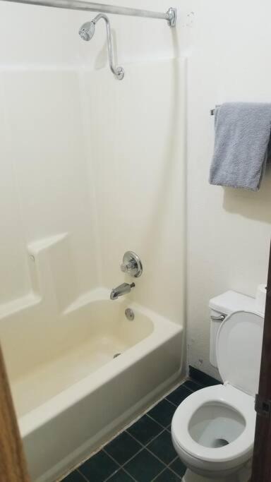 Osu 2 Queen Beds Hotel Room 117 Wi-Fi Stillwater Exterior foto